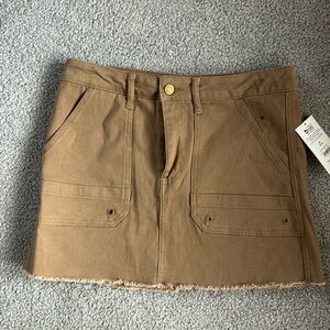 Women’s Medium Tan Skirt Brand New With Tags